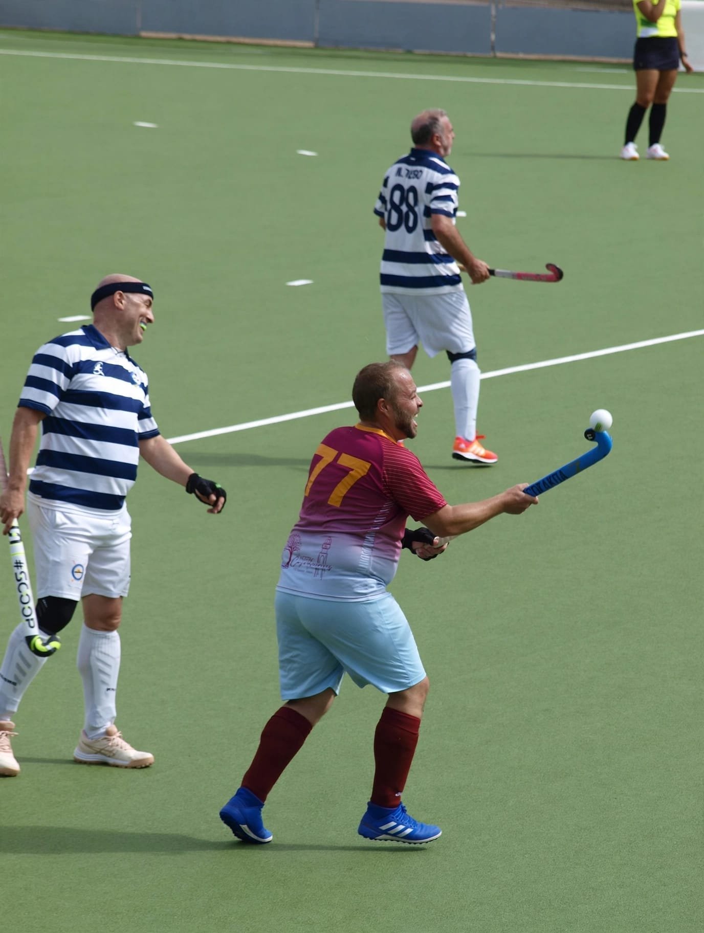 Jorge, portero del Club de Hockey Montequinto, atento al juego